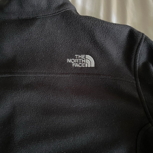 The North Face lightweight fleece. Mens M. Great shape. - Picture 6 of 6